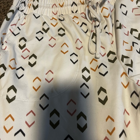 Rachel Zoe Aztec print jogger style pant size medium women's - Picture 4 of 6